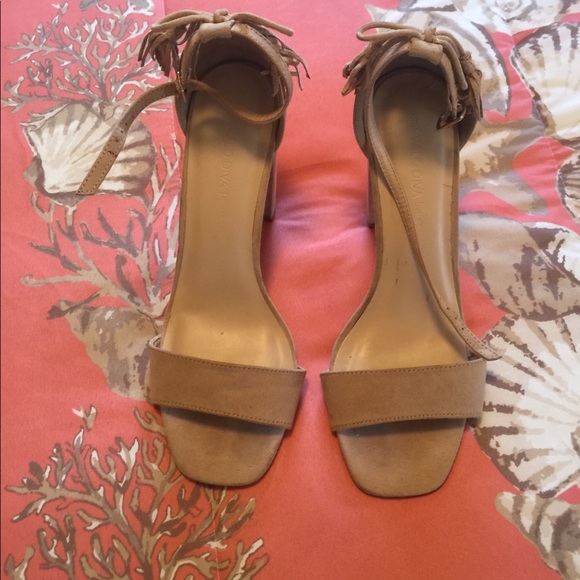 Tan block heels - Picture 3 of 5